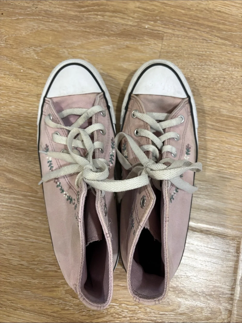 Pinkish Lavender Converse with Floral Embroidery detail